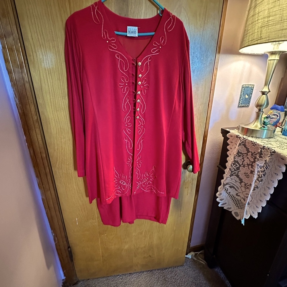 R&M Richards Red Embroidered Tunic Top